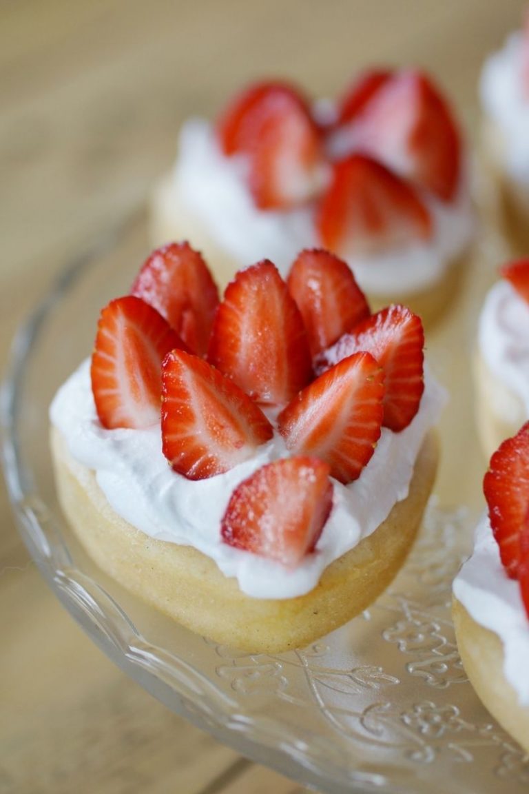 Erdbeeren im Sommer sind am leckersten auf Kuchen