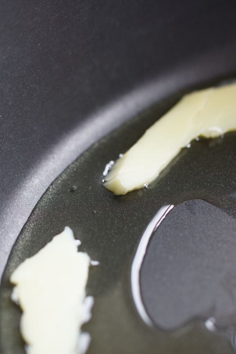 Butterschmalz schmelzen Veganes Gulasch aus Sojawürfeln - ultralecker!
